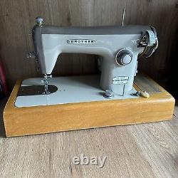 Brother Deluxe Foreign Heavy Duty Upholstery & Leather Sewing Machine Working