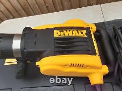 DEWALT D25899K-GB 240V 10kg Demolition Hammer