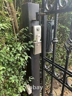 Electric Driveway Gates With One Motor, Access Keypad And Fobs