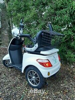 Electric Mobility Scooter 3 Wheeled Eco ZT500 20AH 600W LED Display Green Power
