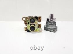 General Electric Heavy Duty Oiltight Selector Switch Cr2940ub203ag 600 Volts