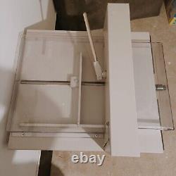 Heavy duty electric guillotine paper cutter