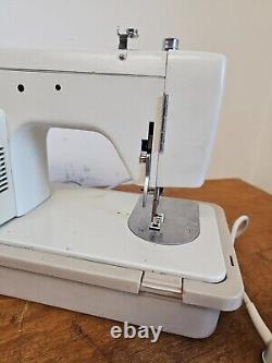 New Home 632 Upholstery Leather Fabric Semi Industrial Heavy Duty Sewing Machine