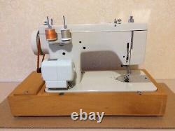 New Home Janome 530 Heavy Duty Zig Zag Straight Electric Sewing Machine