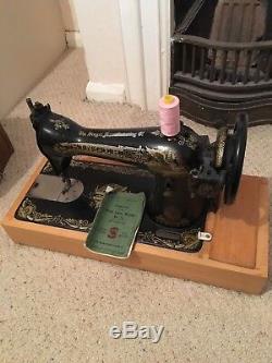 Semi industrial vintage singer sewing machine, electric, heavy duty