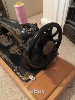Semi industrial vintage singer sewing machine, electric, heavy duty