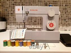 Singer 4411 Heavy Duty Electric Sewing Machine + Foot Pedal Working