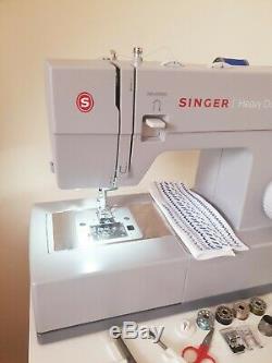 Singer 4423 Heavy Duty Electric Creative Stitch Sewing Machine + Foot Controller