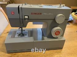 Singer 4423 Heavy Duty Sewing Machine, used, excellent condition