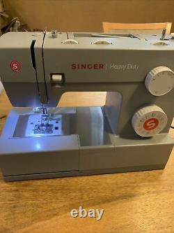 Singer 4423 Heavy Duty Sewing Machine, used, excellent condition